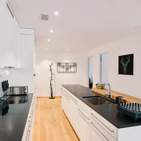 Montanas - Luxuswohnung Mit Kamin - Nahe Caumasee & Talstation 아파트 *