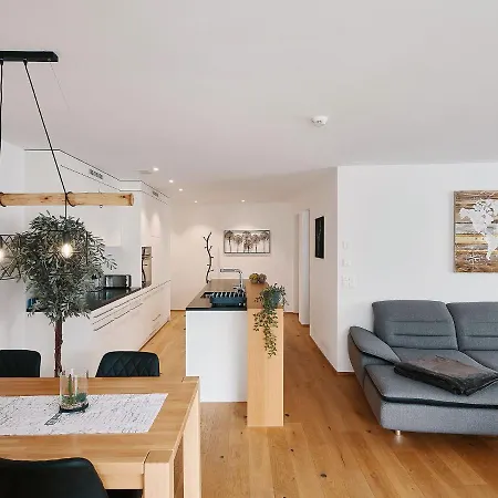 아파트 Montanas - Luxuswohnung Mit Kamin - Nahe Caumasee & Talstation 필름