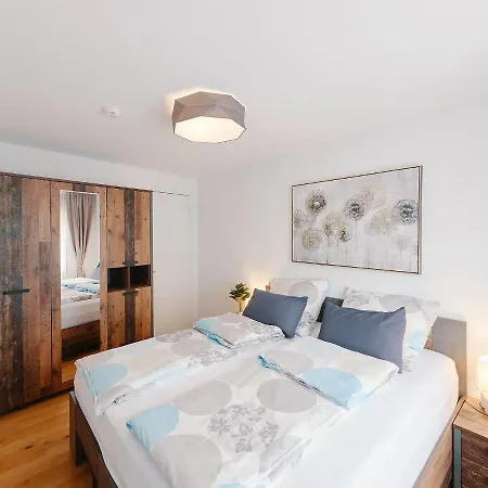 Montanas - Luxuswohnung Mit Kamin - Nahe Caumasee & Talstation * Flims