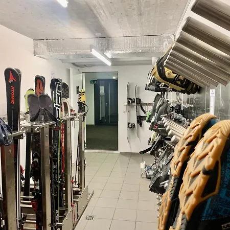 Montanas - Luxuswohnung Mit Kamin - Nahe Caumasee & Talstation 아파트 *