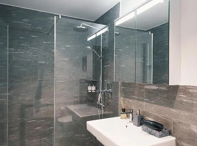 Montanas - Luxuswohnung Mit Kamin - Nahe Caumasee & Talstation Appartement