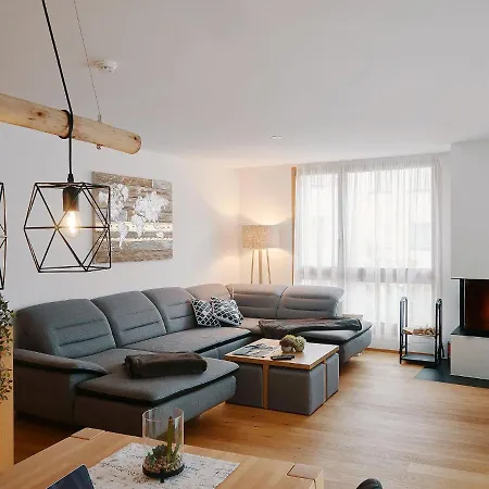 Montanas - Luxuswohnung Mit Kamin - Nahe Caumasee & Talstation 公寓 *