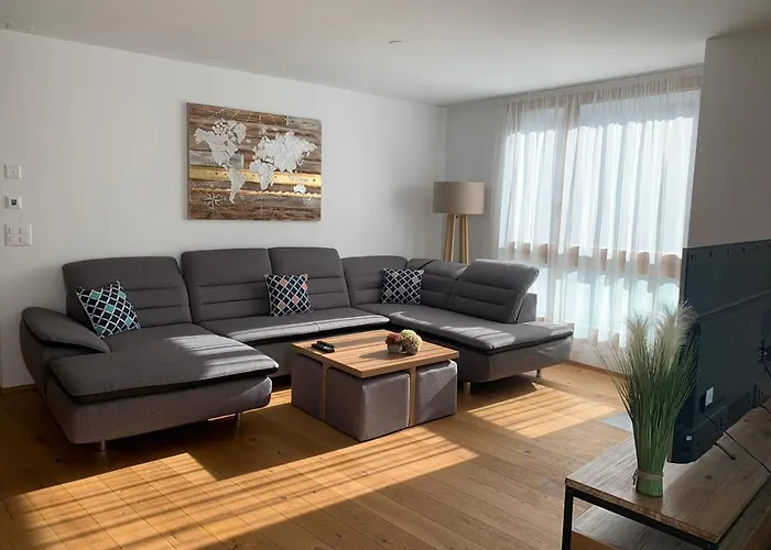 Montanas - Luxuswohnung Mit Kamin - Nahe Caumasee&talstation Flims