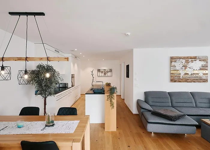 Apartment Montanas - Luxuswohnung Mit Kamin - Nahe Caumasee&talstation Flims