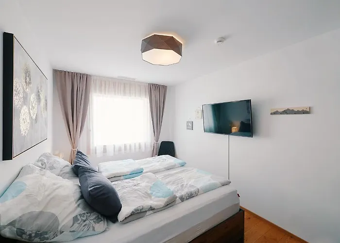 Montanas - Luxuswohnung Mit Kamin - Nahe Caumasee&talstation