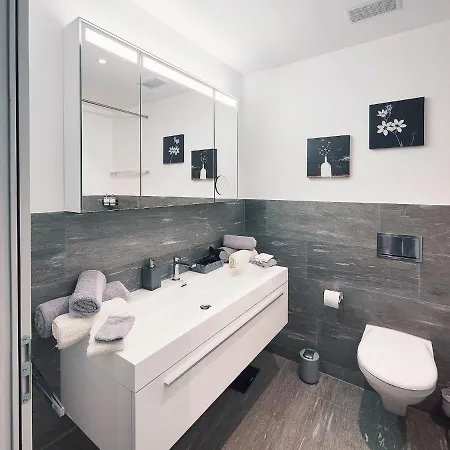 Apartament Montanas - Luxuswohnung Mit Kamin - Nahe Caumasee & Talstation *